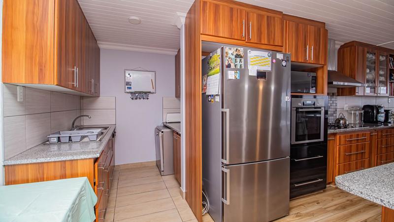9 Bedroom Property for Sale in Outeniqua Strand Western Cape